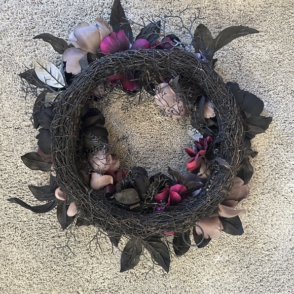 Halloween Wreath Black Grey Mauve “dead flower” 20” Halloween wreath - Picture 2 of 3
